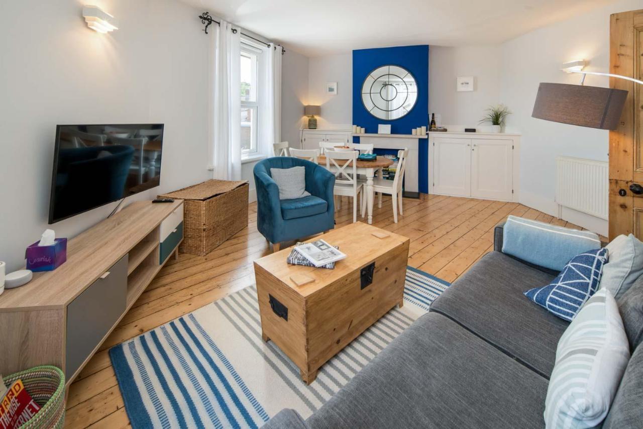 Blue Winds And Waves Apartment Cowes  Exterior foto